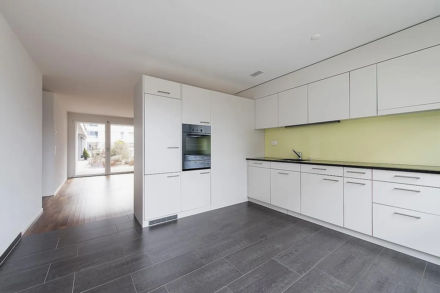 ***Appartement 3.5 pièces*** Espace de sièges couvert de 14m2*** - Photo 7 sur 8