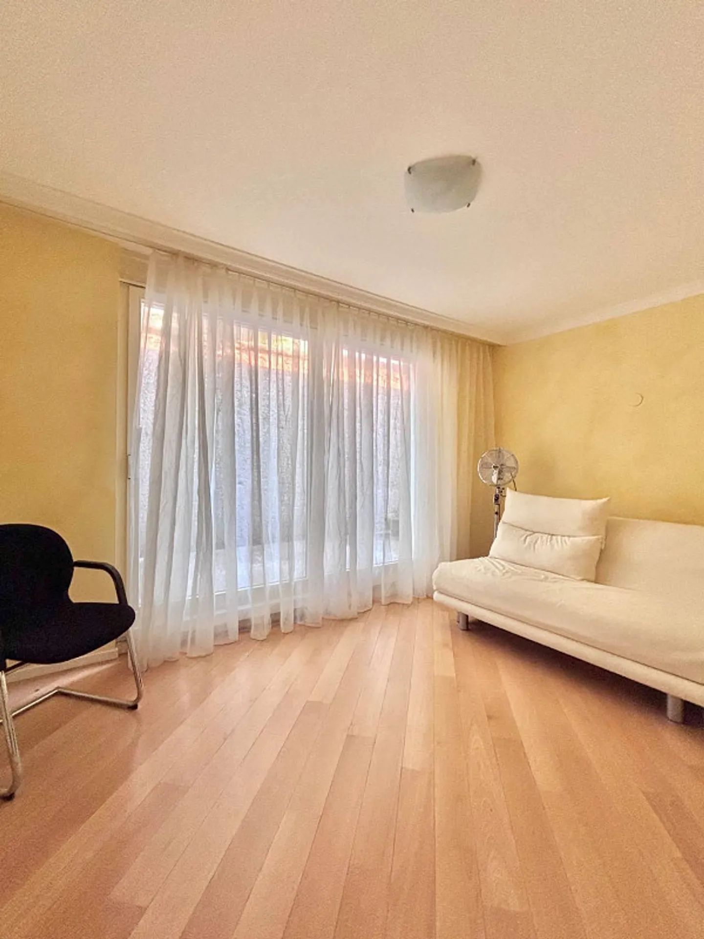 Appartamento a Figino, un rifugio tranquillo con facile accesso alle comodità urbane - Foto 10 di 13