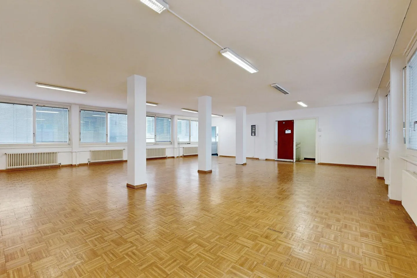 Bureau dans un quartier dynamique - Photo 4 sur 7