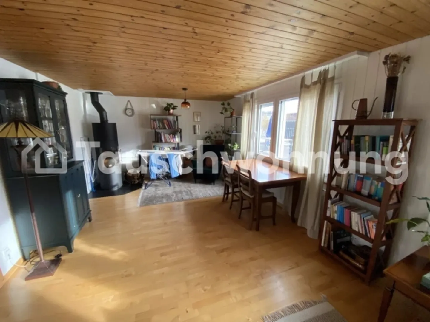 Belle appartement de 4,5 pièces avec jardin privé et cheminée - Photo 3 sur 9