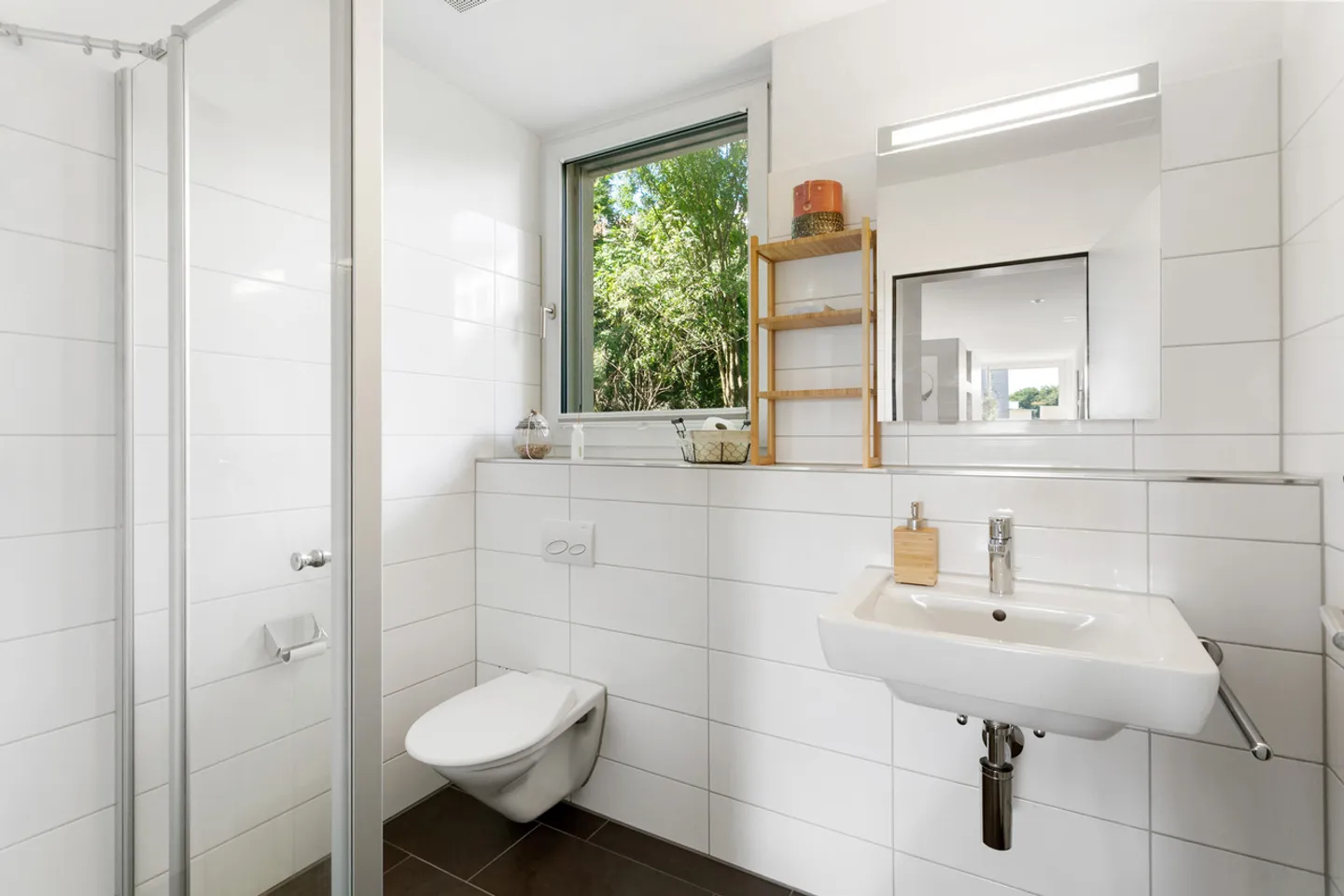 Light-flooded in Minergie standard with large balcony - Photo 4 of 6