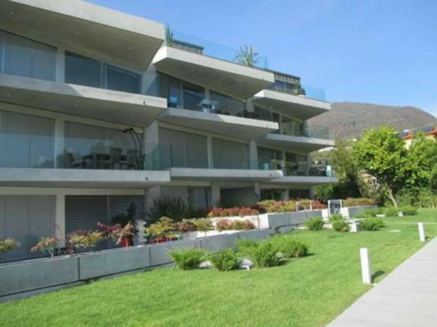 Magnifique appartement dans une nouvelle résidence avec piscine - Photo 8 sur 9