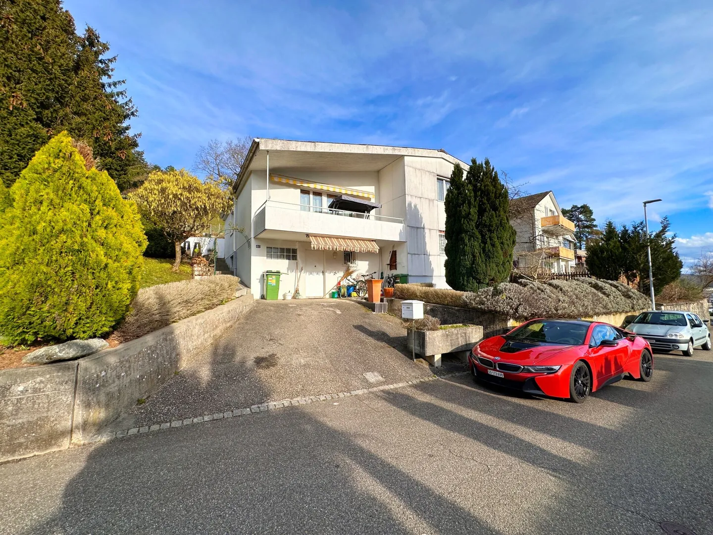 Detached single-family house with unobstructed panoramic view - Photo 1 of 13