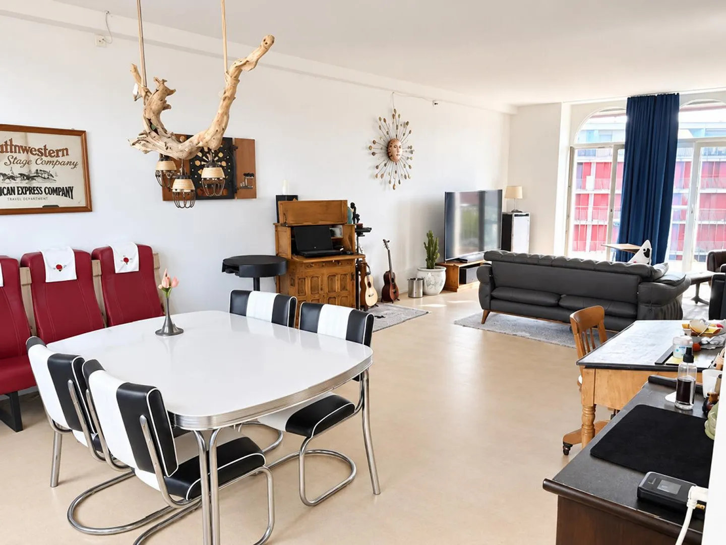 Charmante appartement en loft de 2,5 pièces avec ambiance moderne - Photo 2 sur 5