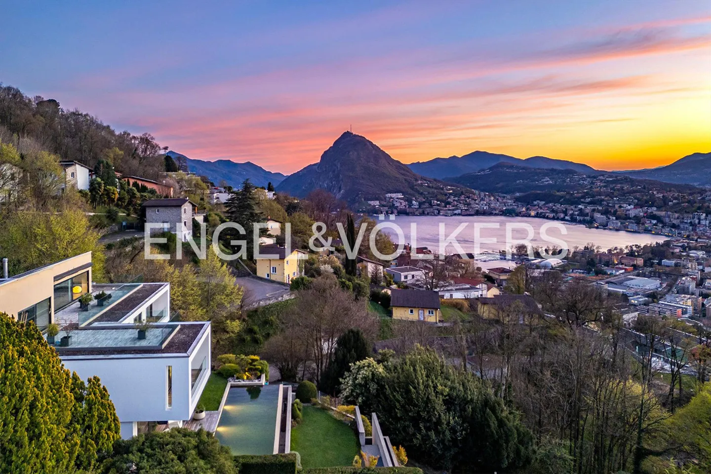 Exclusive modern house with pool and view of Lake Lugano - Photo 13 of 13