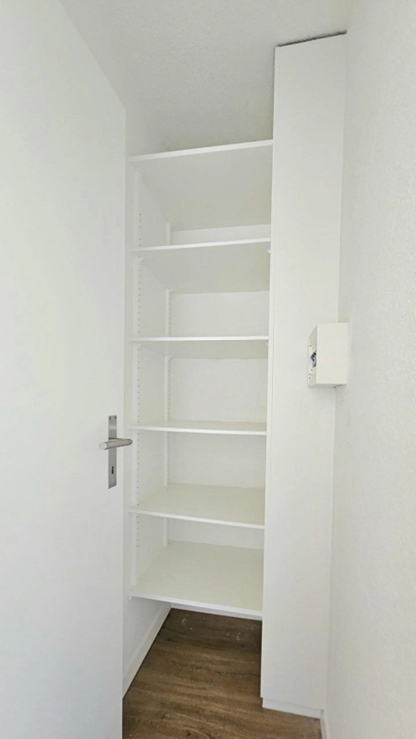 Appartement ensoleillé avec réduit - Photo 12 sur 13