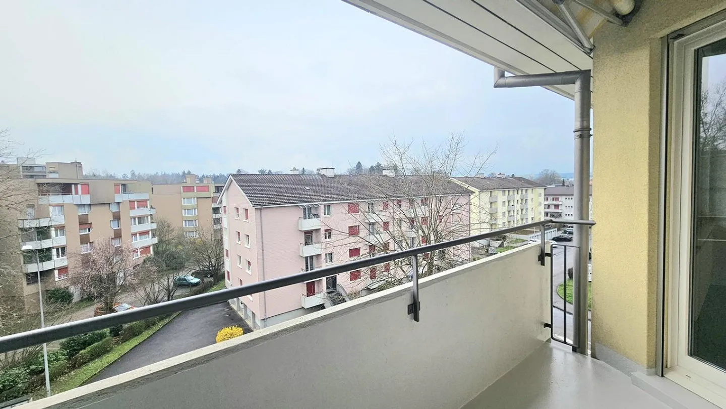 Appartement ensoleillé avec réduit - Photo 13 sur 13
