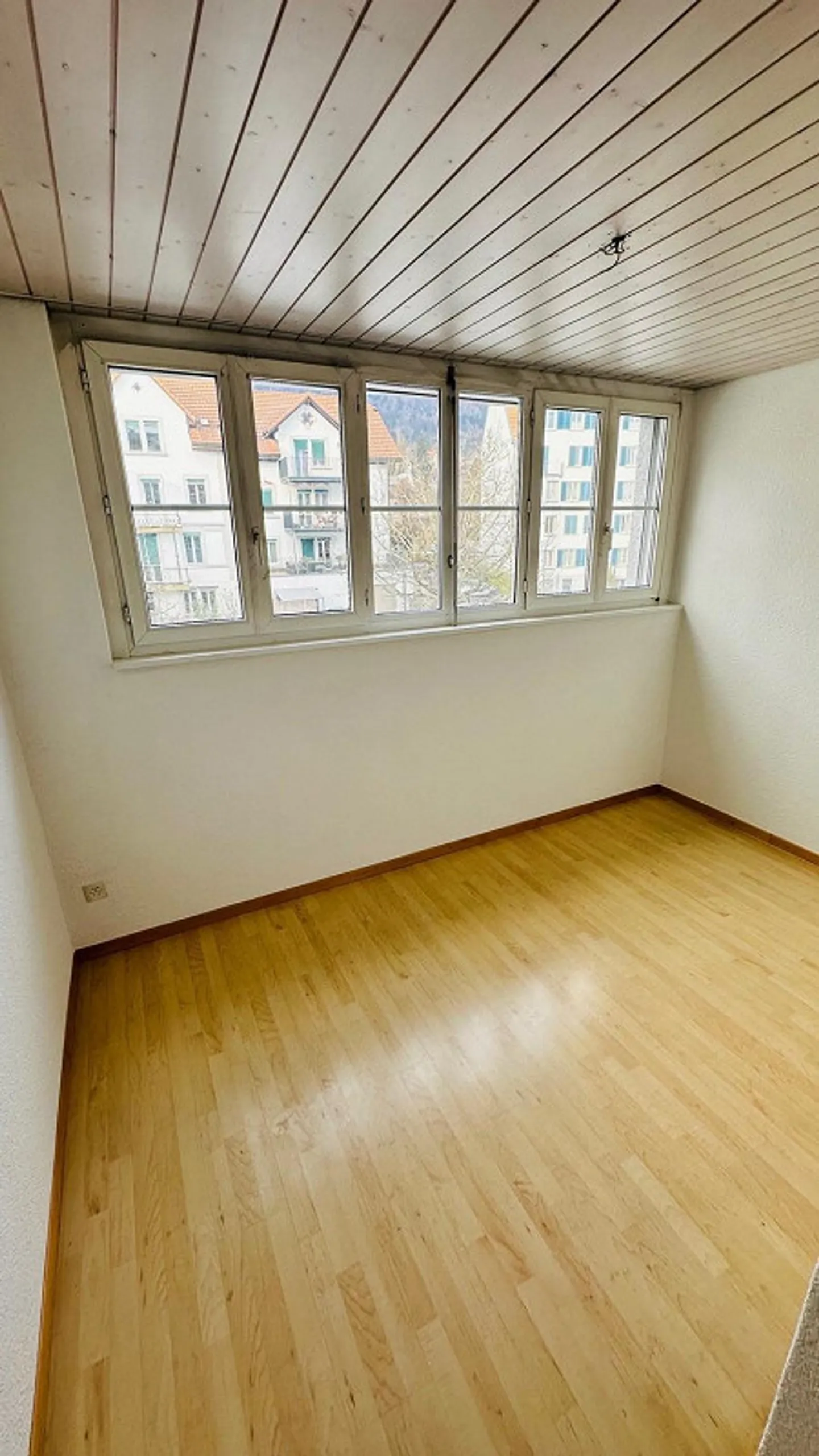 Appartement lumineux de 3,5 pièces au 1er étage dans un emplacement central à Gr... - Photo 1 sur 10