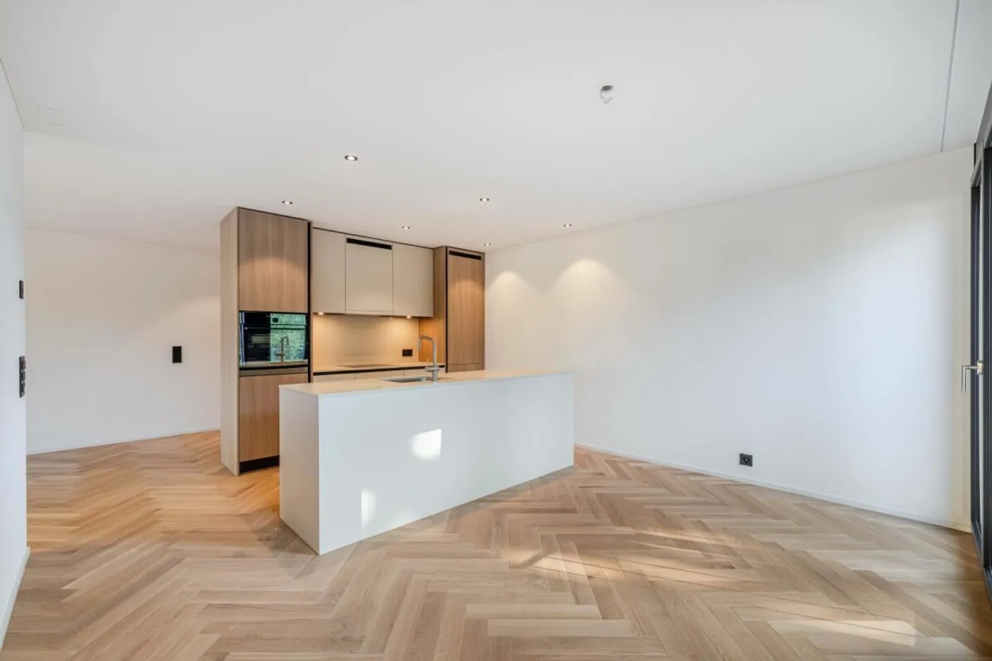 LAST UNIT: High-quality 3.5-room apartment in the new Verde project in Centro - Photo 1 of 12