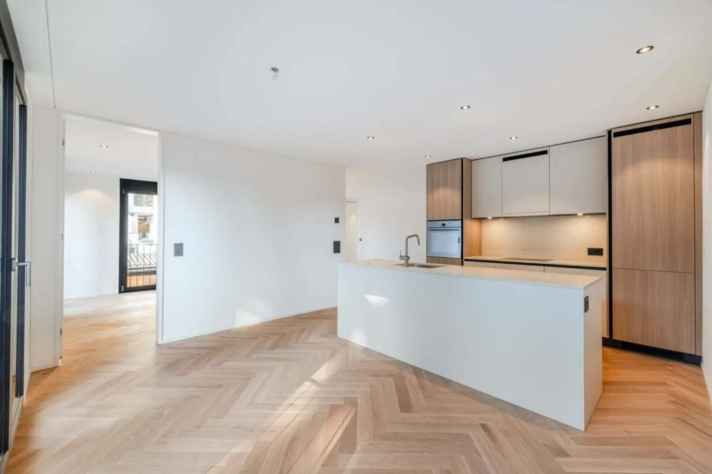 LAST UNIT: High-quality 3.5-room apartment in the new Verde project in Centro - Photo 2 of 12