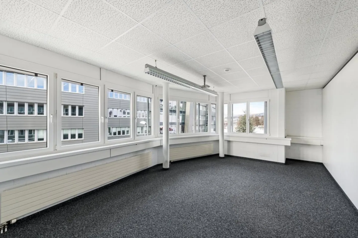 Lichtdurchflutete Bürofläche direkt beim Autobahnzubringer - Foto 5 von 6