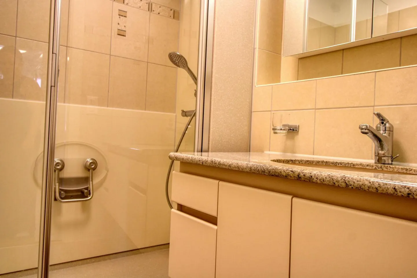 Coliving urbano con charme e comunità a Höngg - Foto 11 di 15