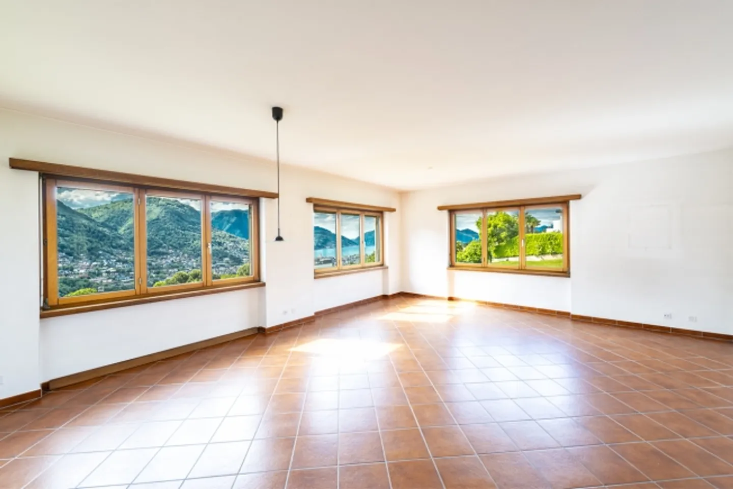 Semi-Detached House with Large Building Plot - Photo 9 of 19