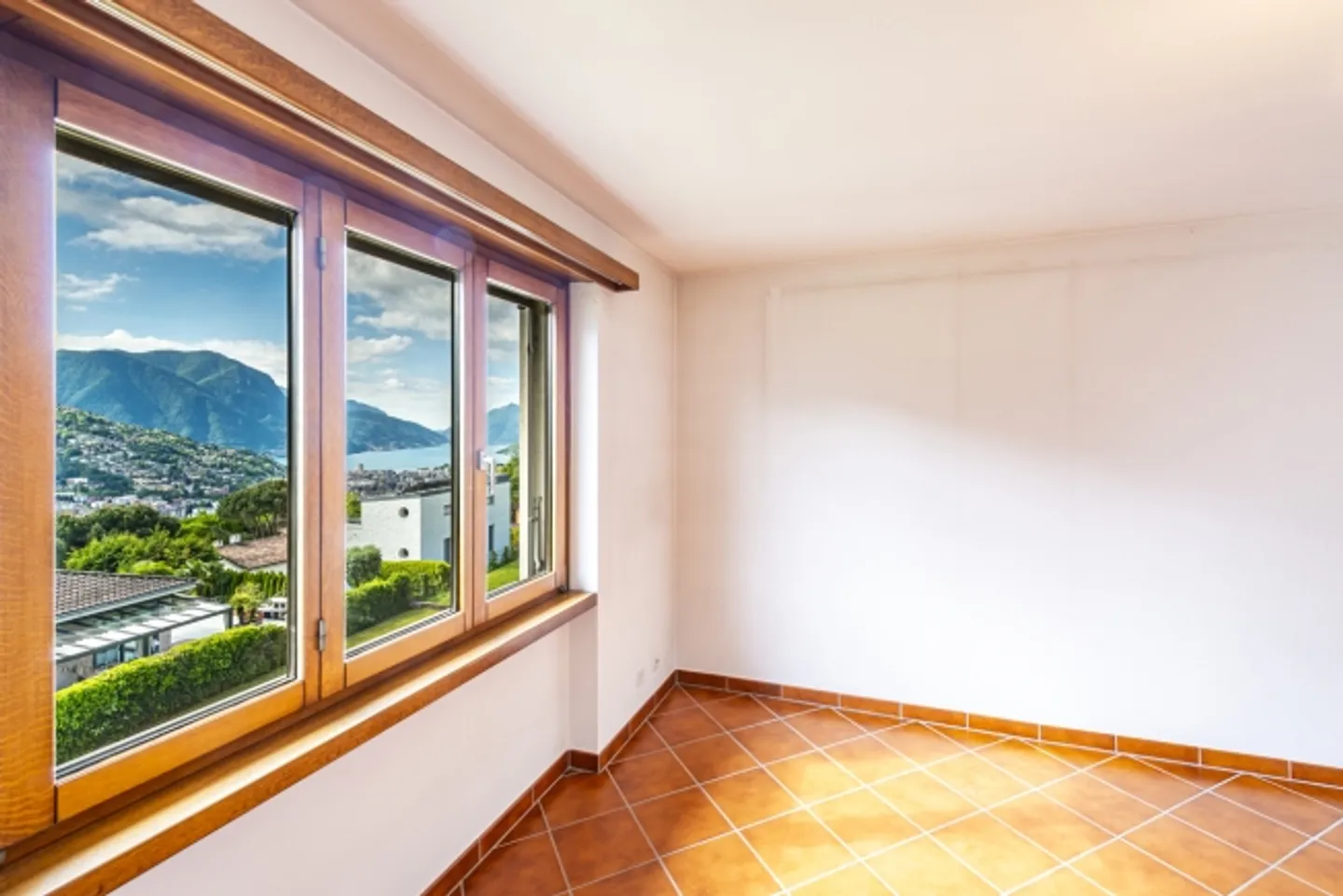 Semi-Detached House with Large Building Plot - Photo 10 of 19