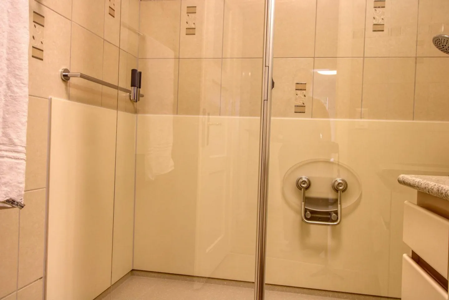 Coliving urbano con charme e comunità a Höngg - Foto 12 di 15