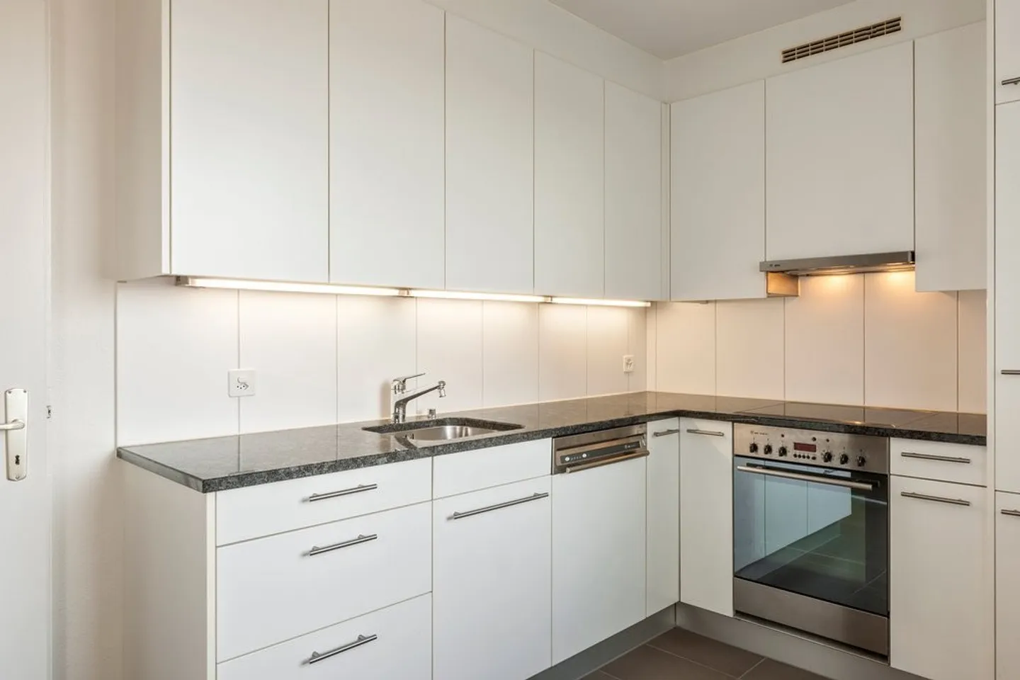 Vue panoramique magnifique sur Birsfelden recherchée - Photo 2 sur 9