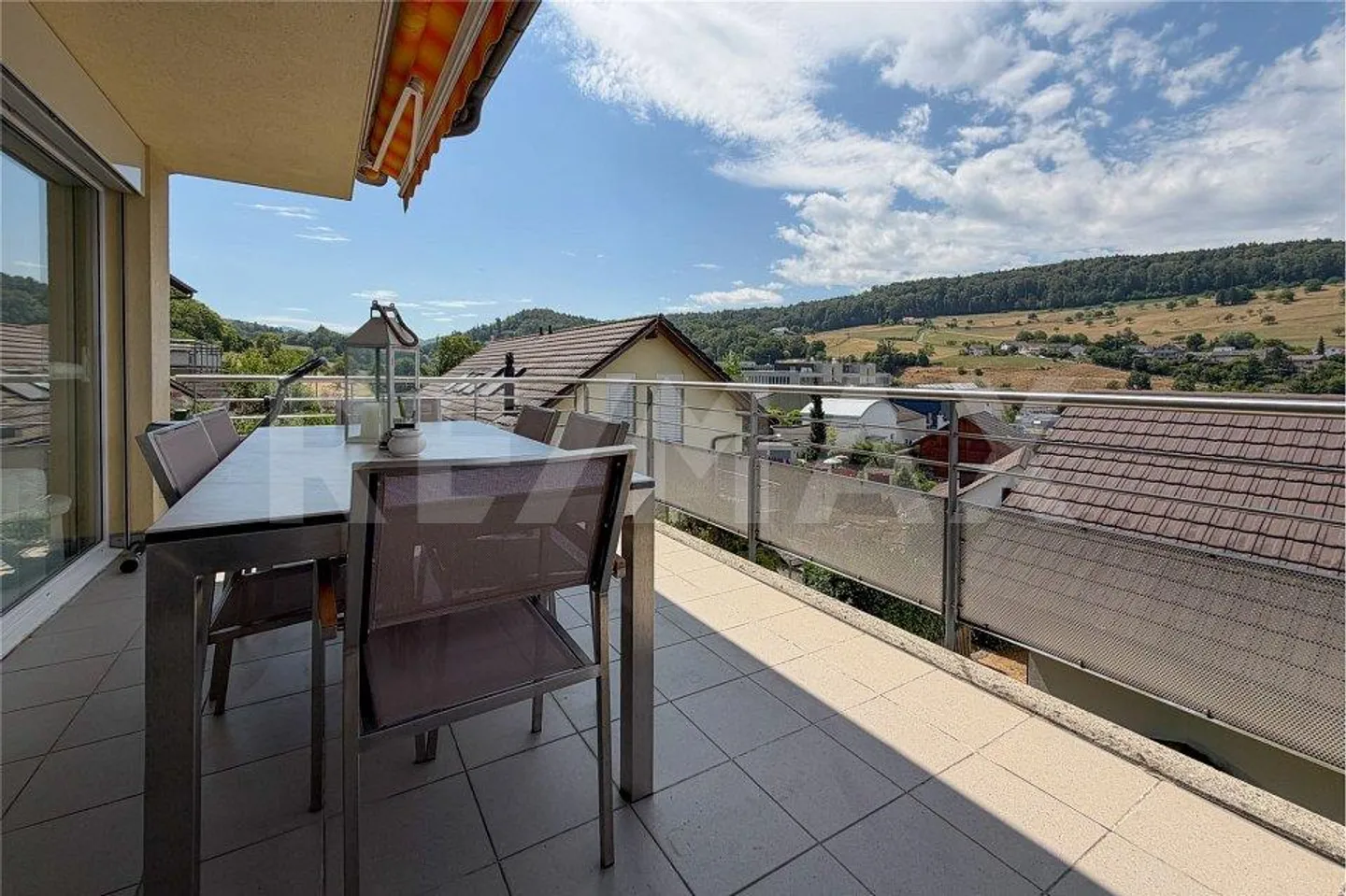 Una casa per arrivare - Casa unifamiliare di 5,5 stanze in una posizione collinare attraente - Foto 4 di 13