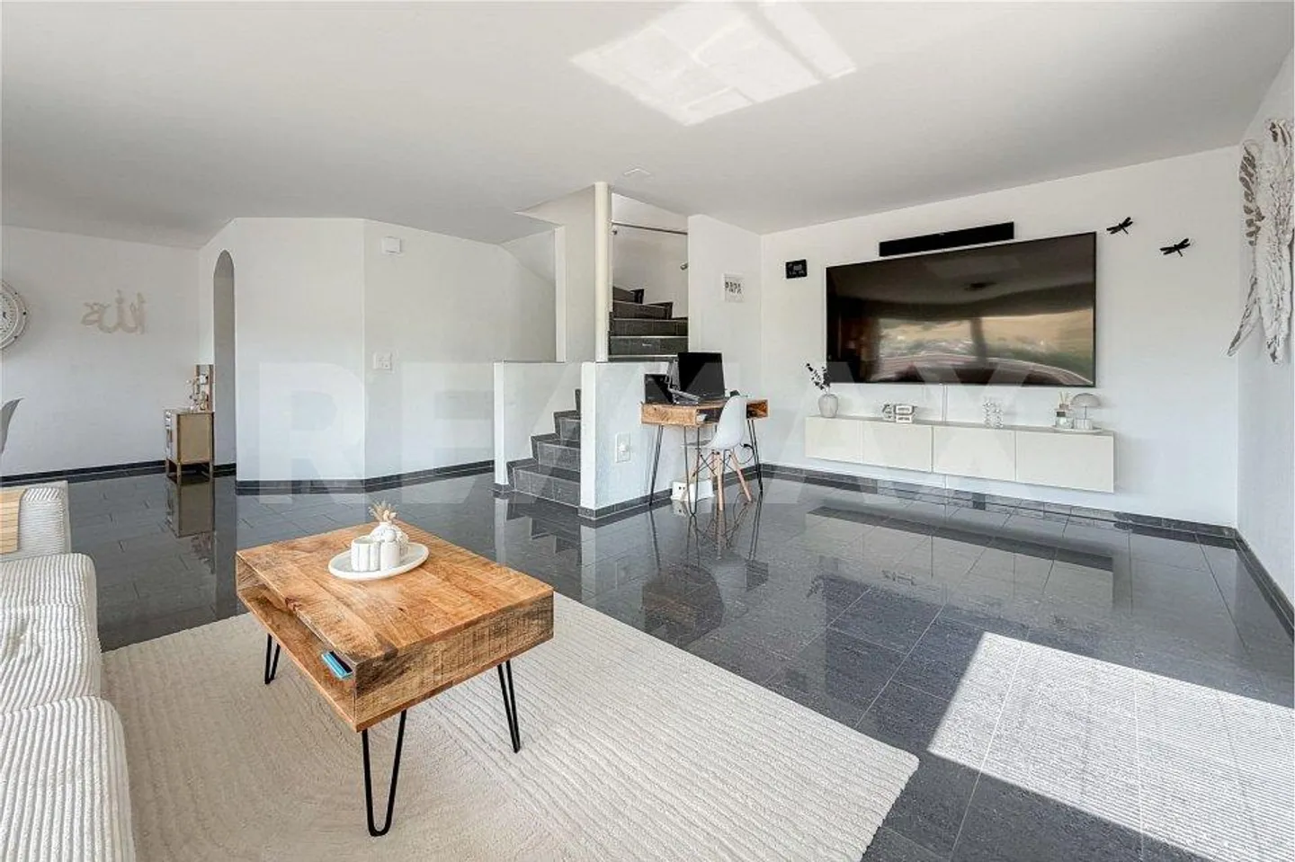 Una casa per arrivare - Casa unifamiliare di 5,5 stanze in una posizione collinare attraente - Foto 6 di 13