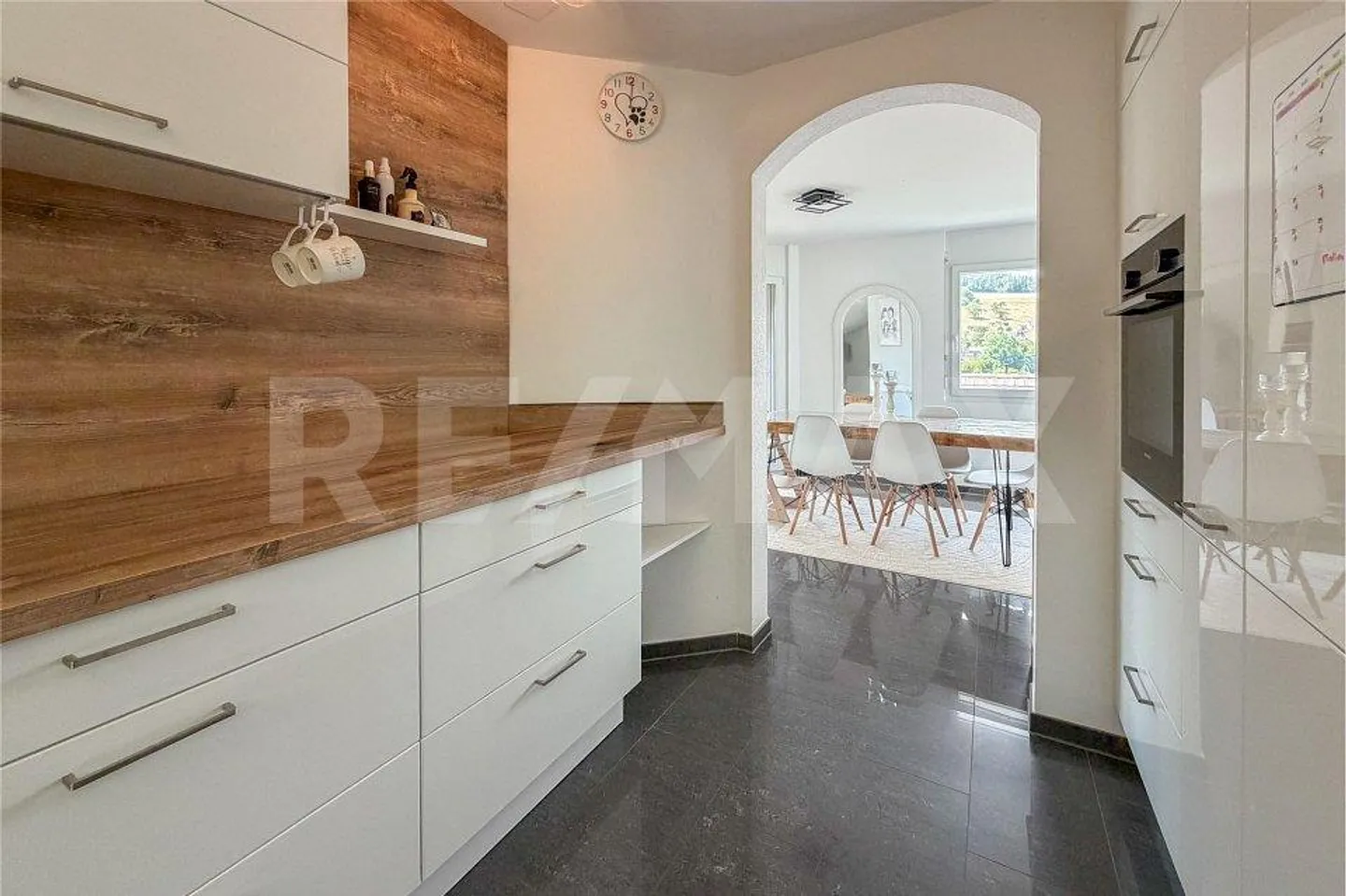 Una casa per arrivare - Casa unifamiliare di 5,5 stanze in una posizione collinare attraente - Foto 8 di 13