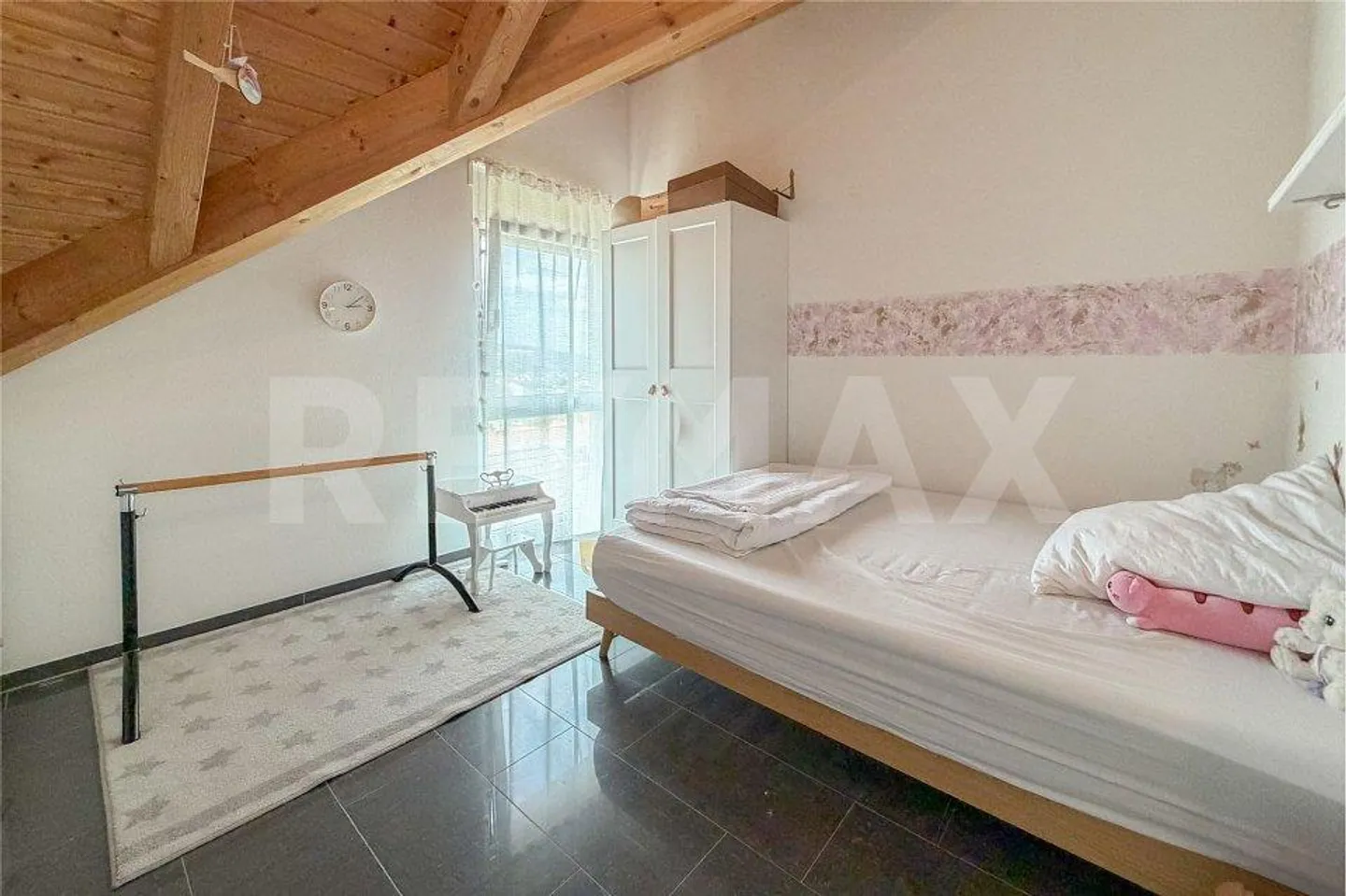 Una casa per arrivare - Casa unifamiliare di 5,5 stanze in una posizione collinare attraente - Foto 12 di 13