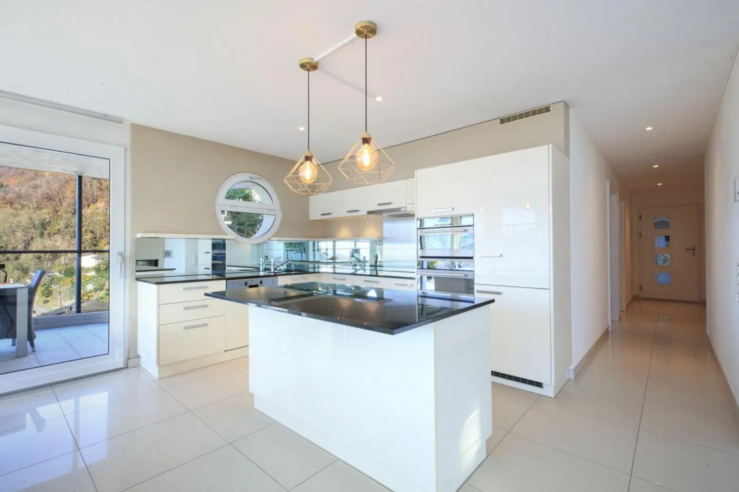 GORDOLA - Appartement intéressant avec piscine privée - Photo 3 sur 19