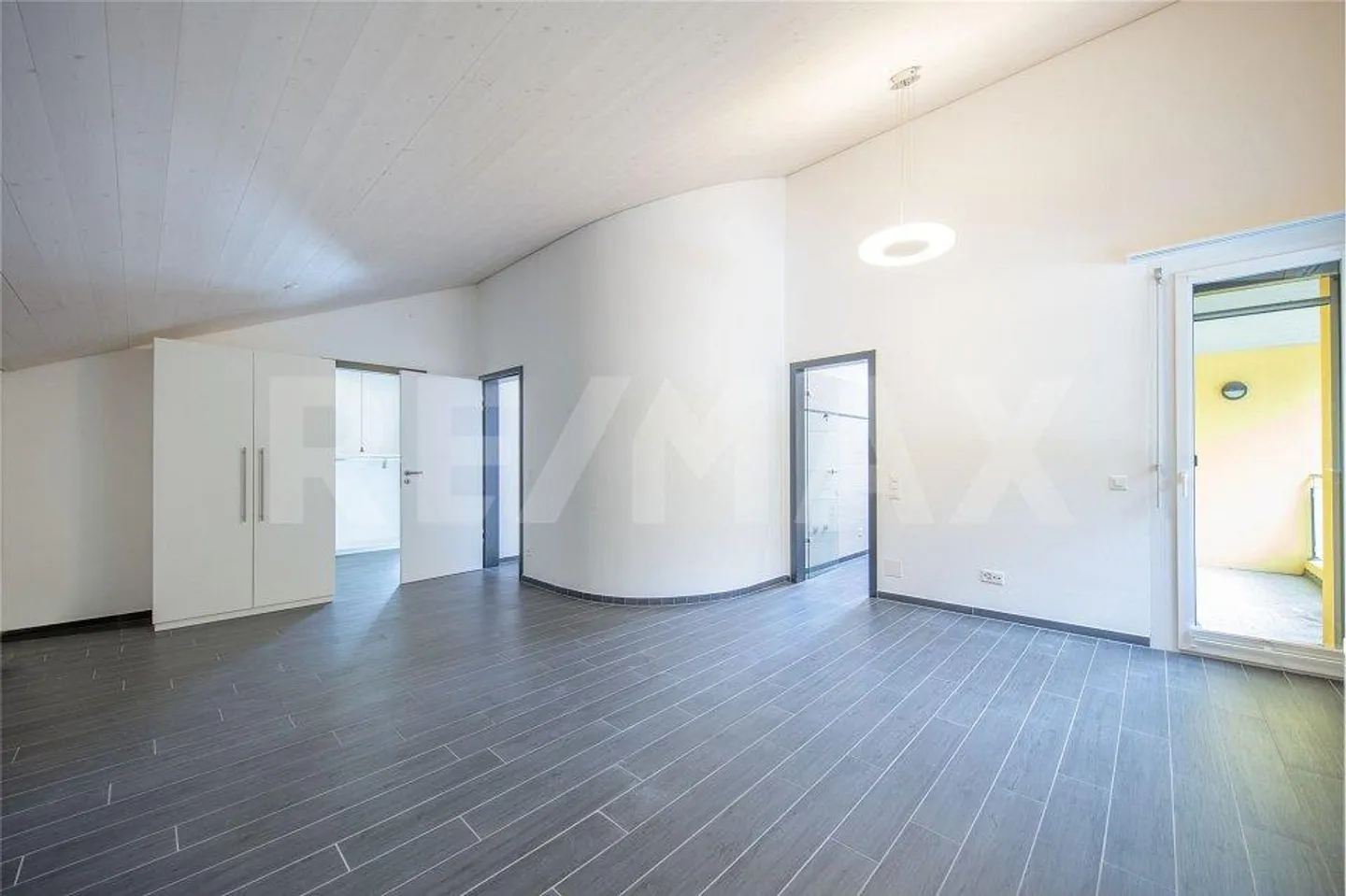 Exclusive Single-Family Home in a Quiet Location near Bellinzona - Photo 7 of 13