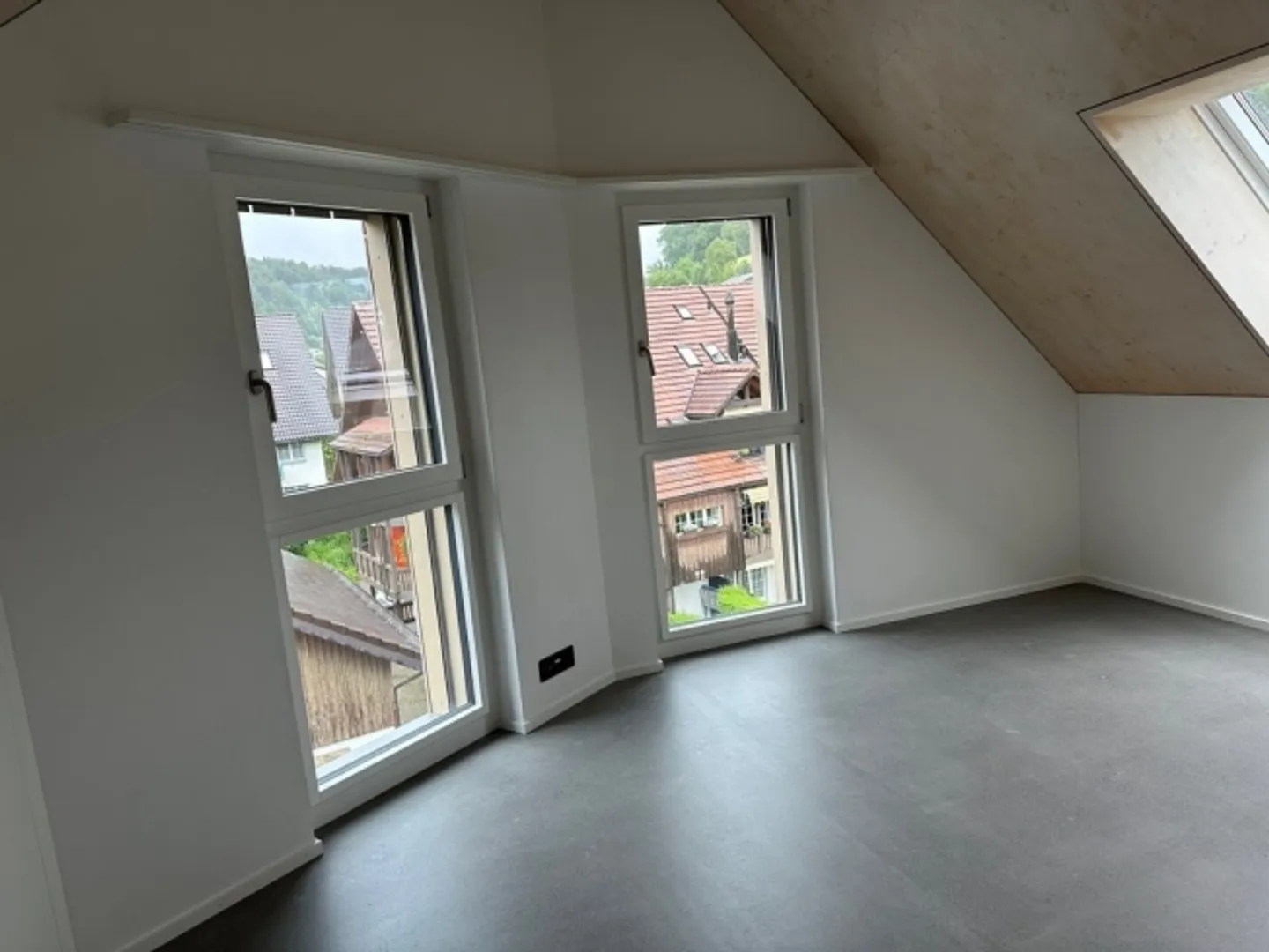 Duplex for rent - Photo 3 of 9