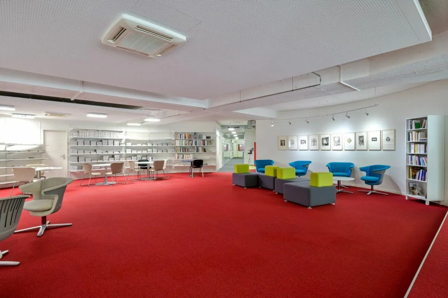 Office spaces from 450m² for rent in Bessières - Photo 6 of 10