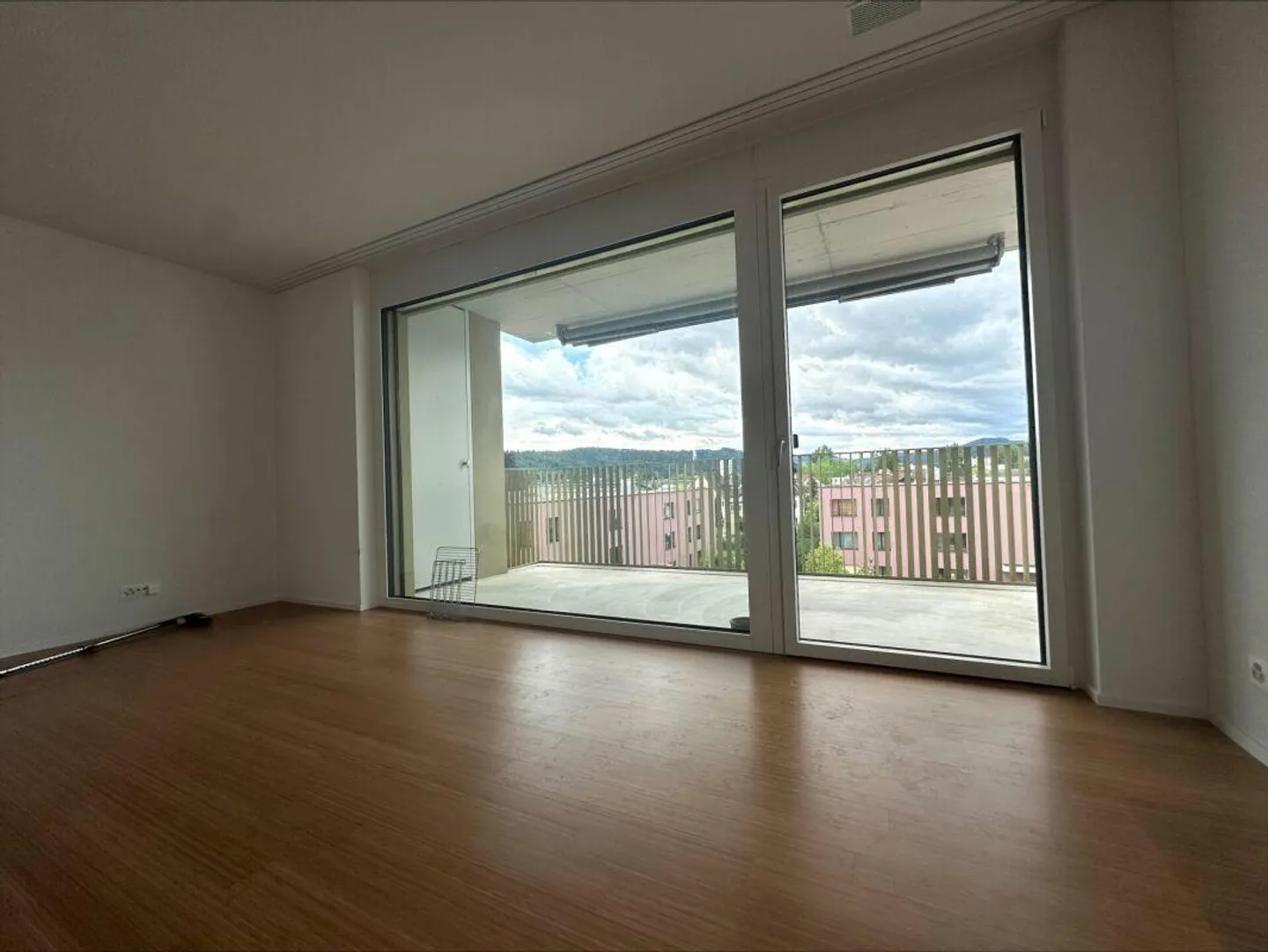 Appartamenti per anziani: Luminoso appartamento di 3,5 stanze al 1° piano del centro sanitario di Brugg - Foto 4 di 8