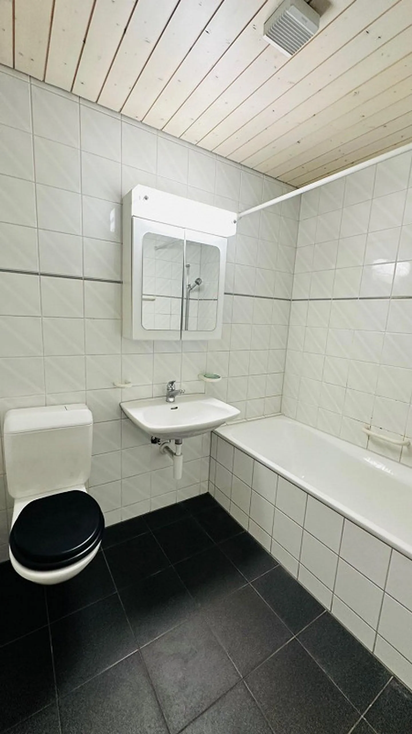 Appartement lumineux de 3,5 pièces au 1er étage dans un emplacement central à Gr... - Photo 10 sur 10