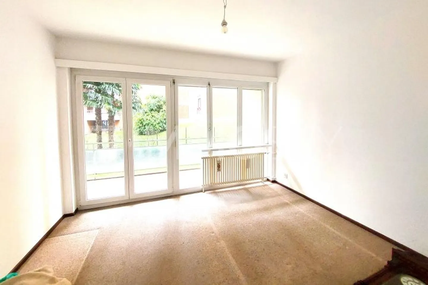 Bright Apartment with Terrace - Photo 5 of 6