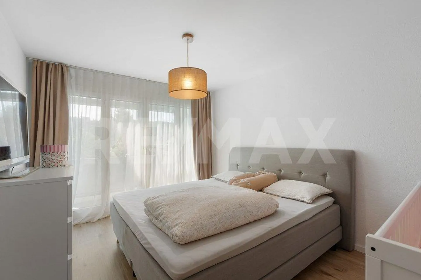 Family-friendly 6.5-room townhouse with plenty of privacy - Photo 9 of 13
