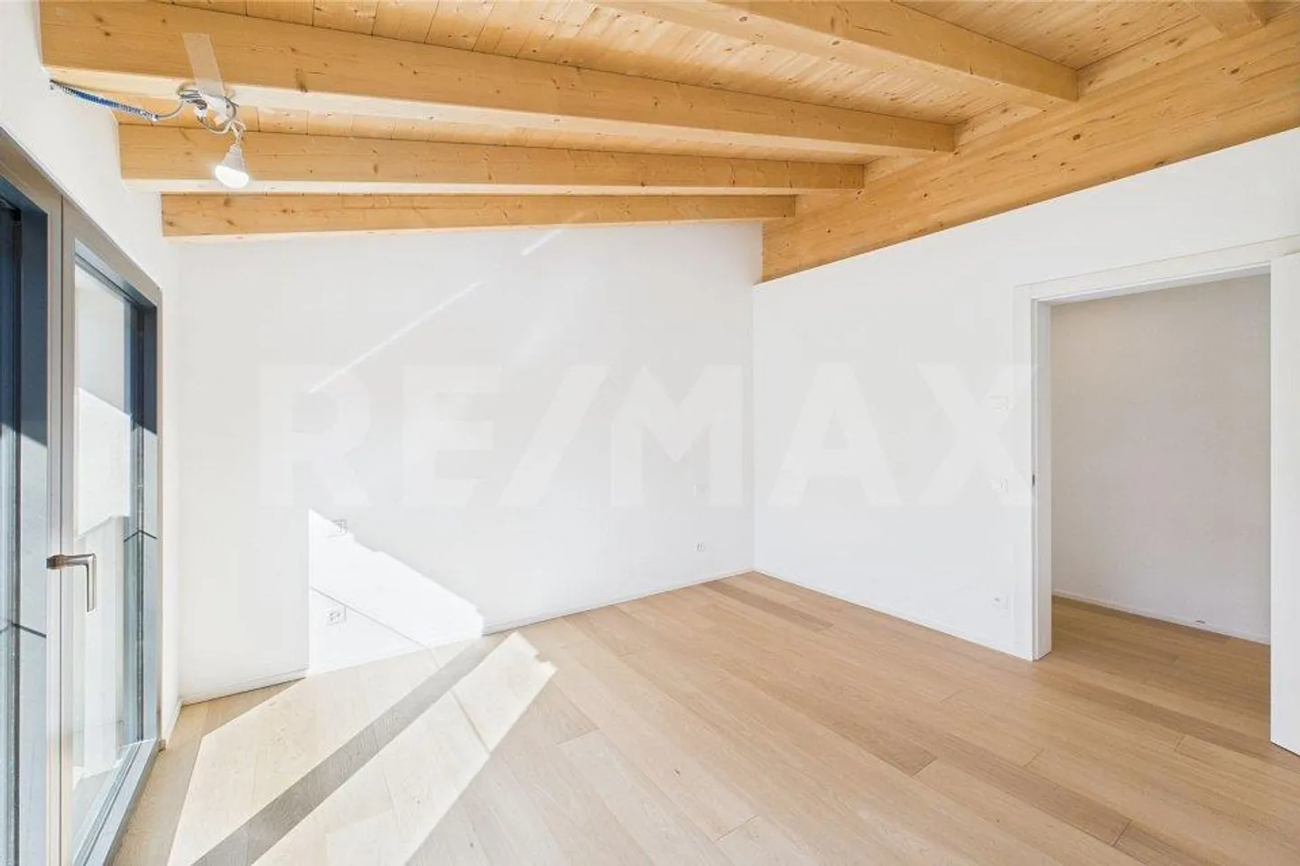 Charmante Villa mit einem Magnifizenten Seeblick - Foto 10 von 13