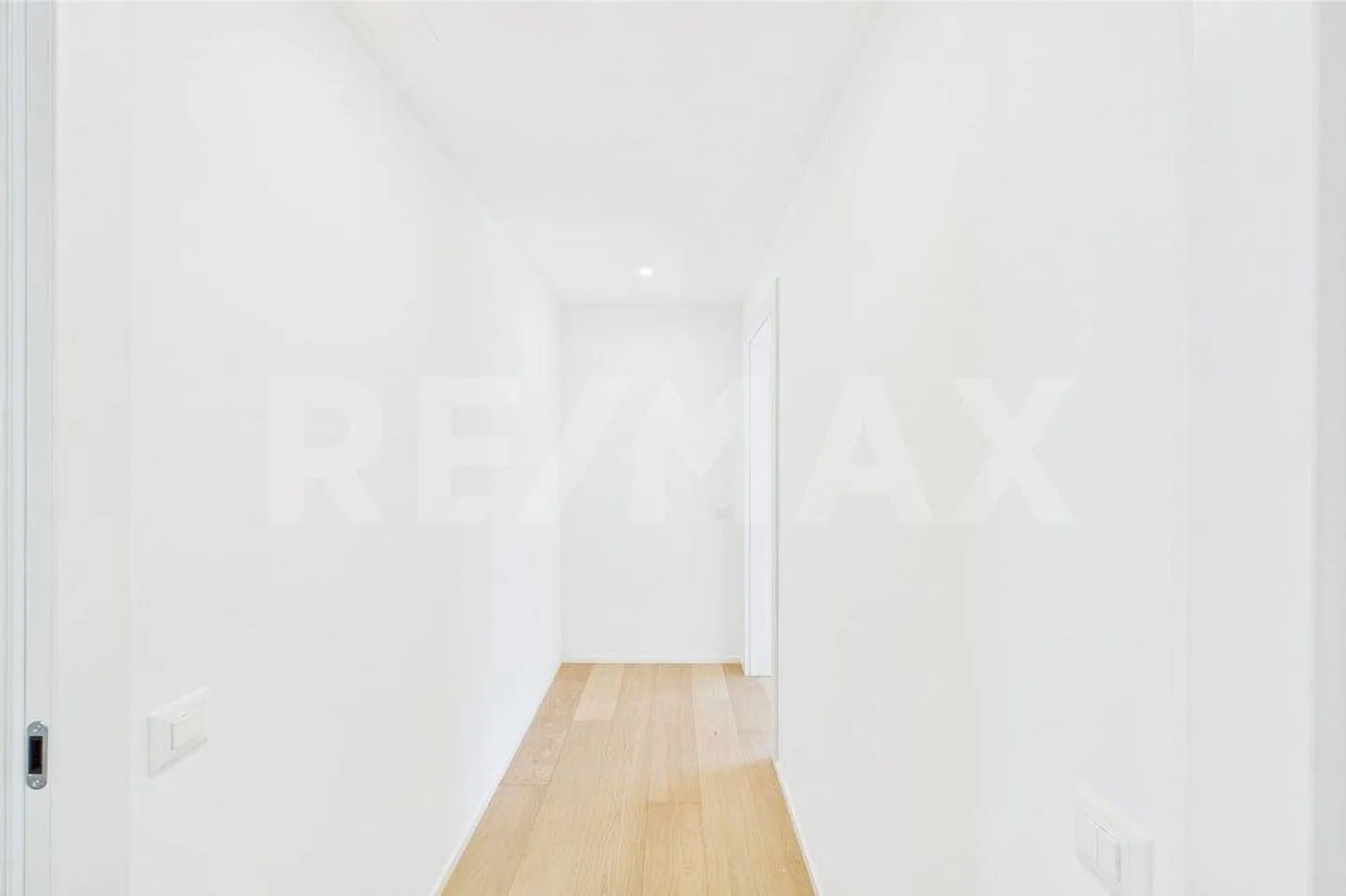 Charmante Villa mit einem Magnifizenten Seeblick - Foto 12 von 13