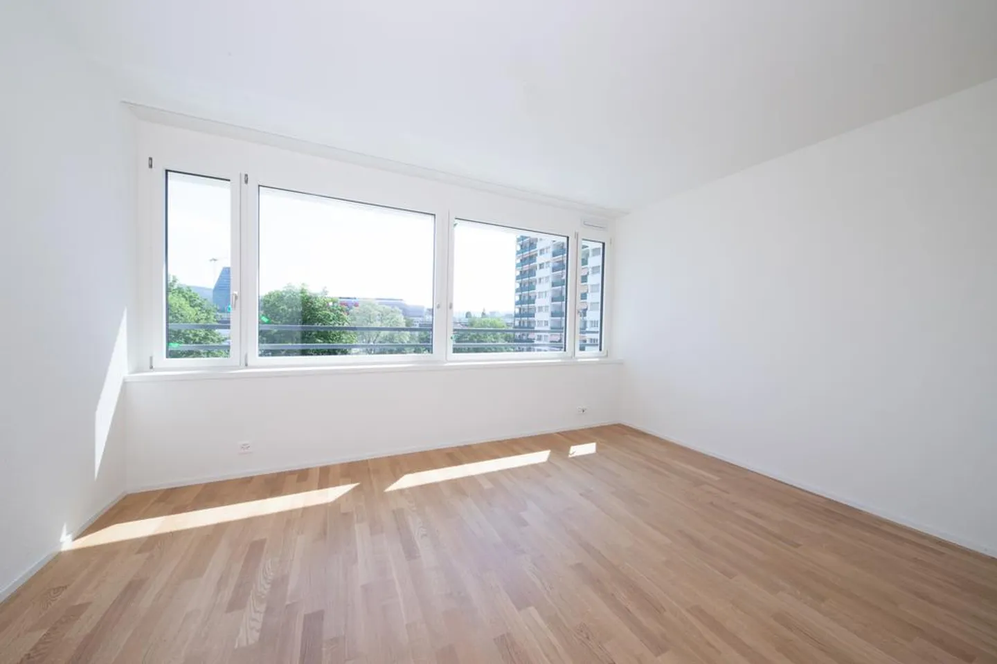 Moderne 2.5 Zimmer-Wohnung - Foto 3 von 6