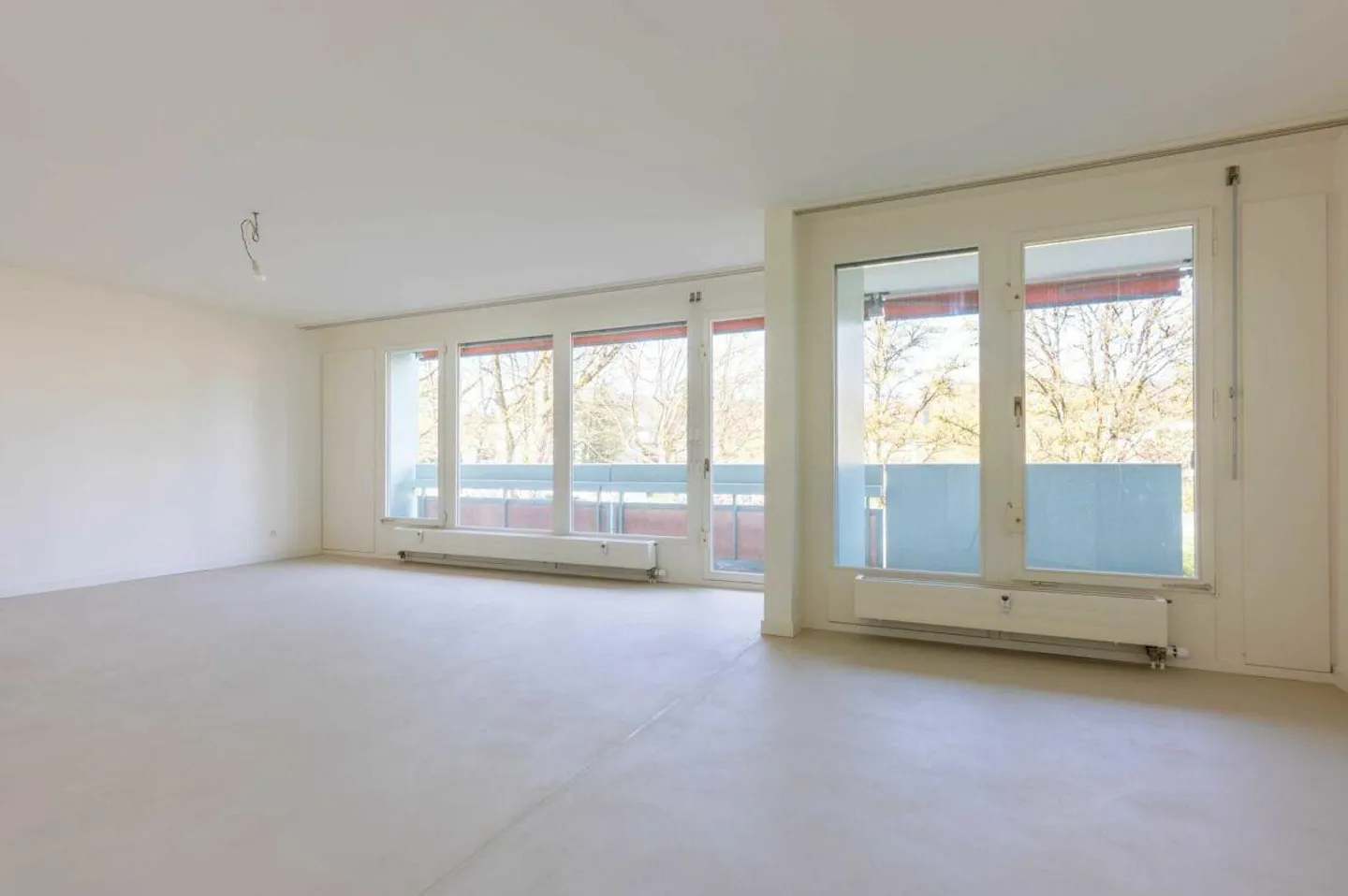 Modern 4.5-room apartment with 2 balconies and parking space - Photo 5 of 14