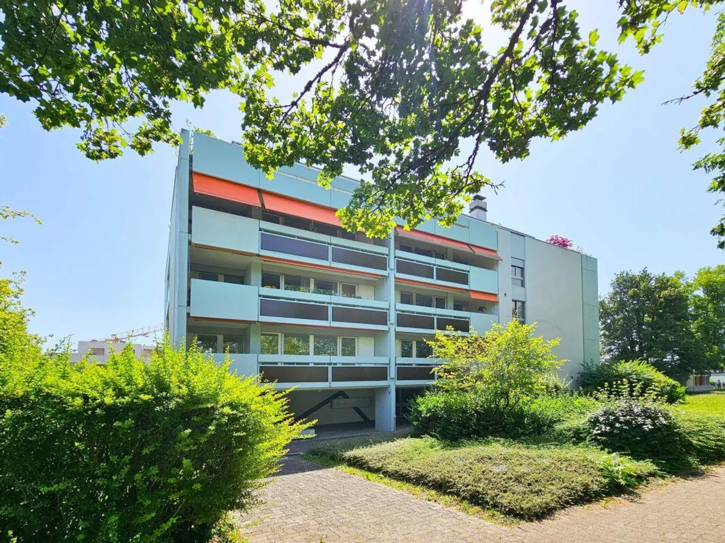 Modern 4.5-room apartment with 2 balconies and parking space - Photo 14 of 14