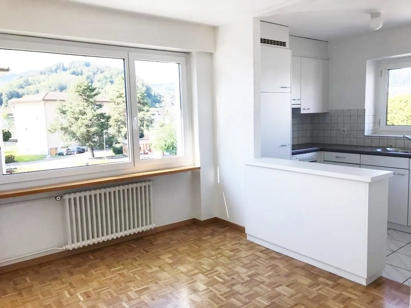 appartement de 3,5 pièces récemment rénové - Photo 2 sur 12