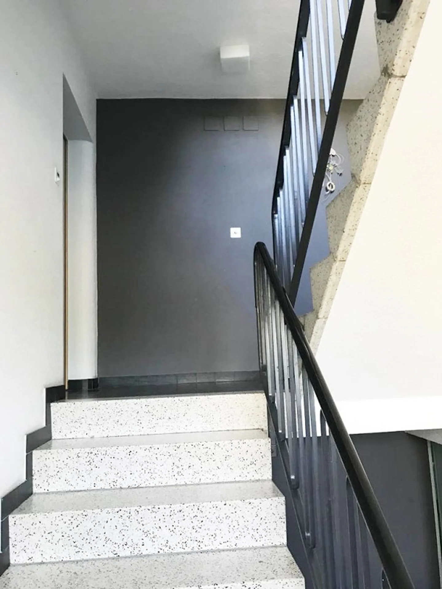 appartement de 3,5 pièces récemment rénové - Photo 11 sur 12