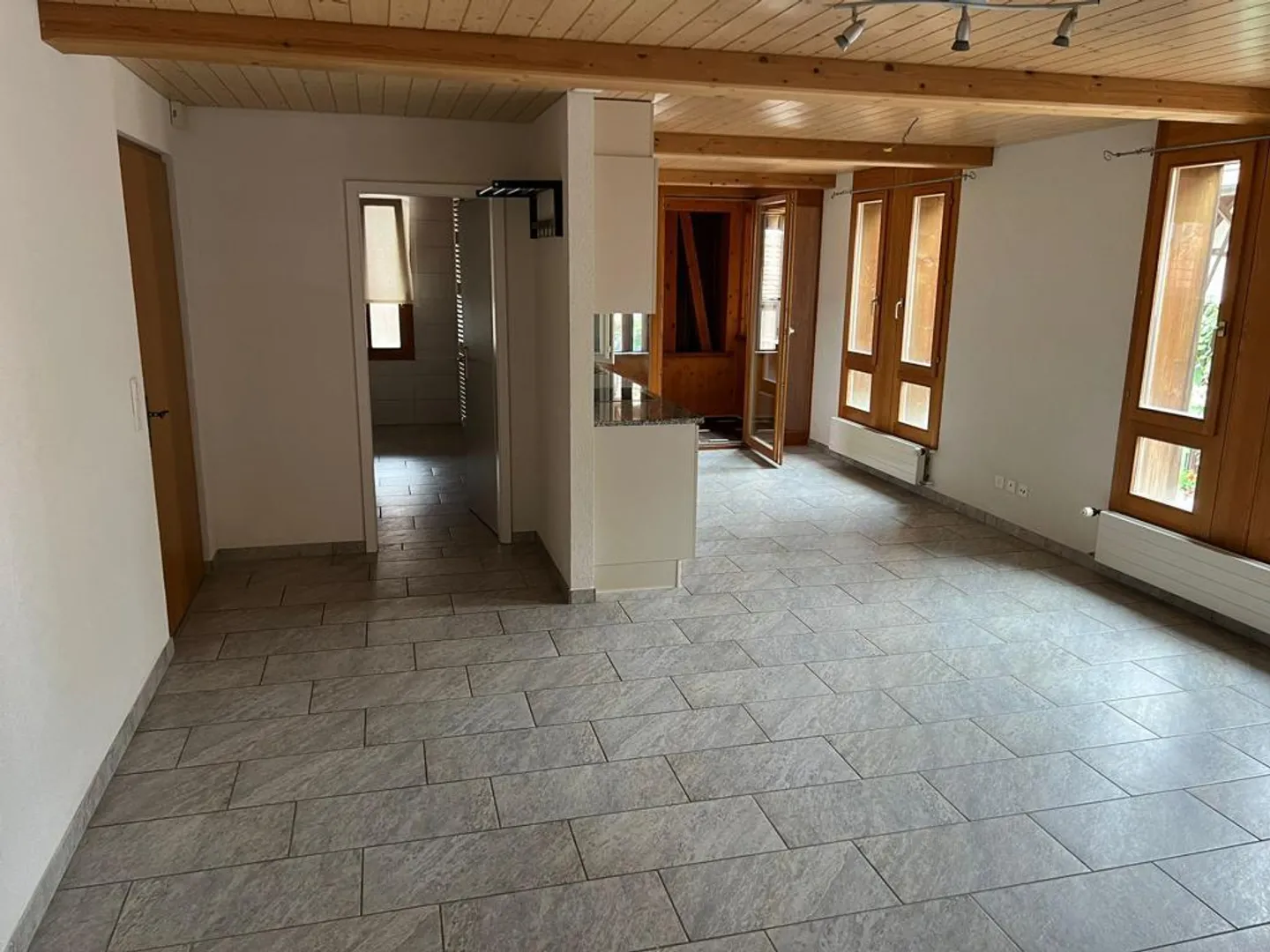 Charmante Wohnung in Gümmenen - Foto 2 von 10