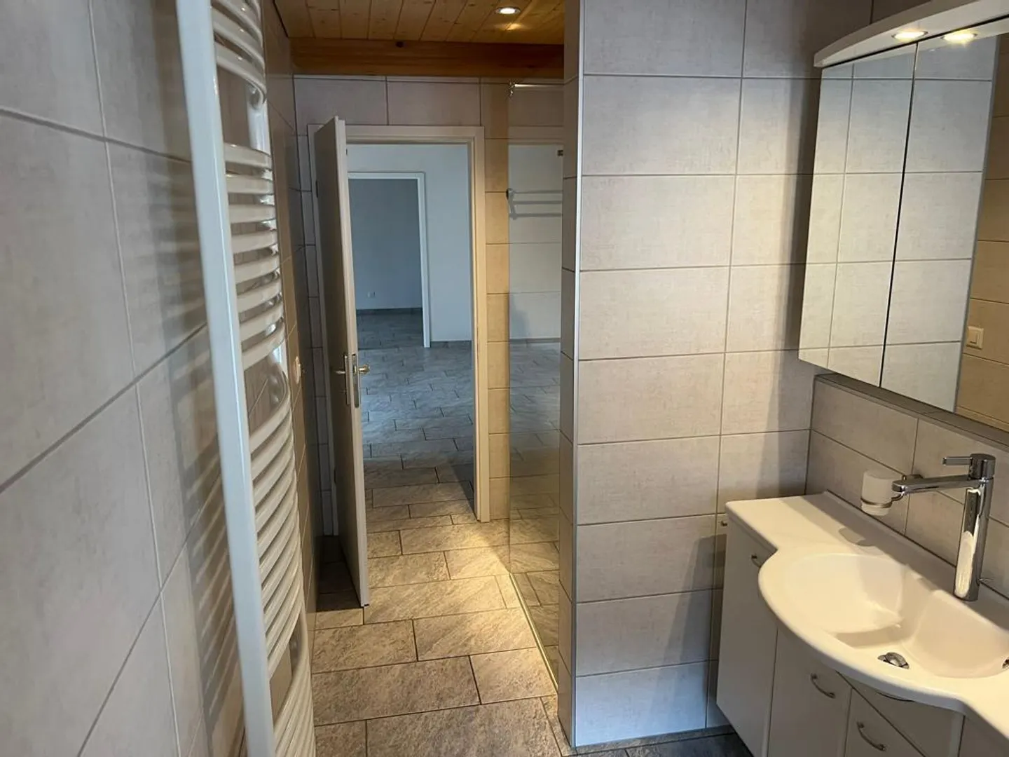 Charmante Wohnung in Gümmenen - Foto 6 von 10