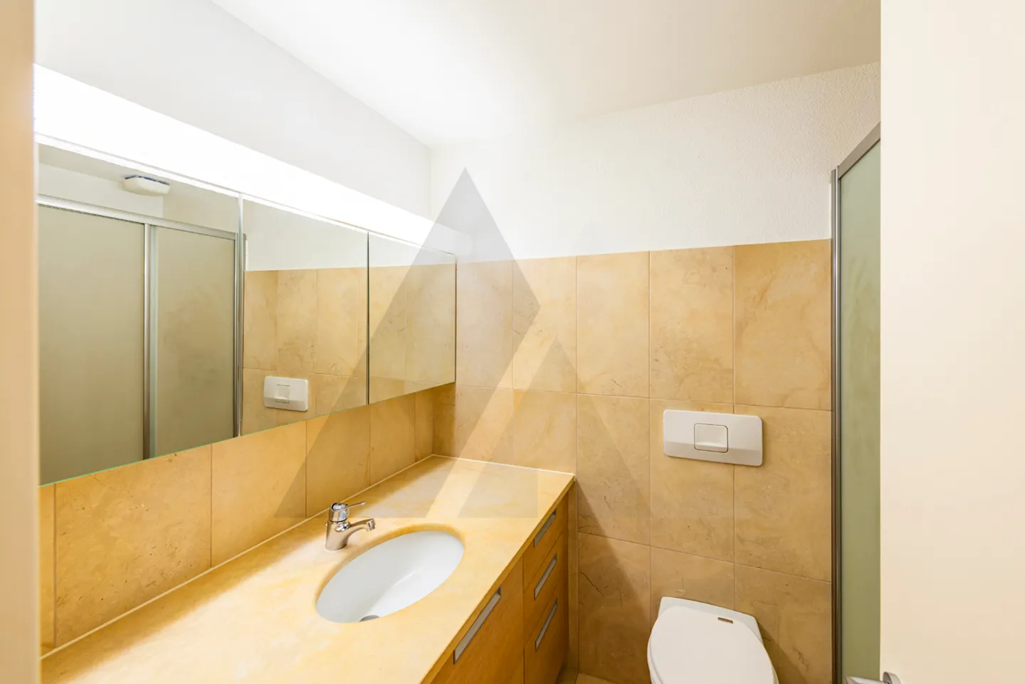 ELEGANTE ATTICO DUPLEX CON VISTA LAGO  - Foto 11 di 13