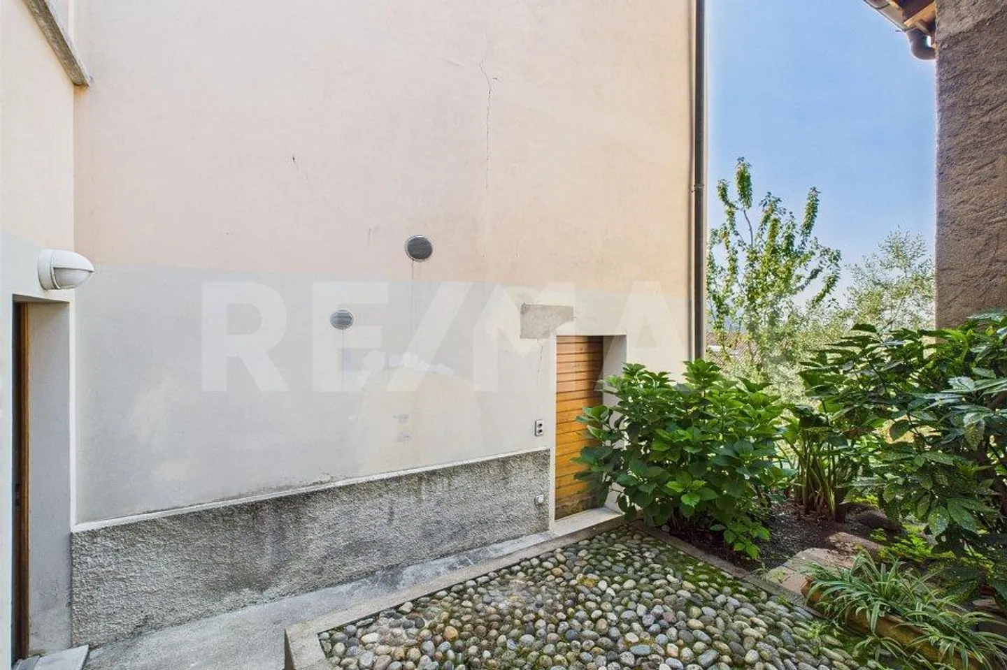 Arogno – Casa bifamiliare nel centro storico del paese con grotta, terrazza e cortile - Foto 10 di 13