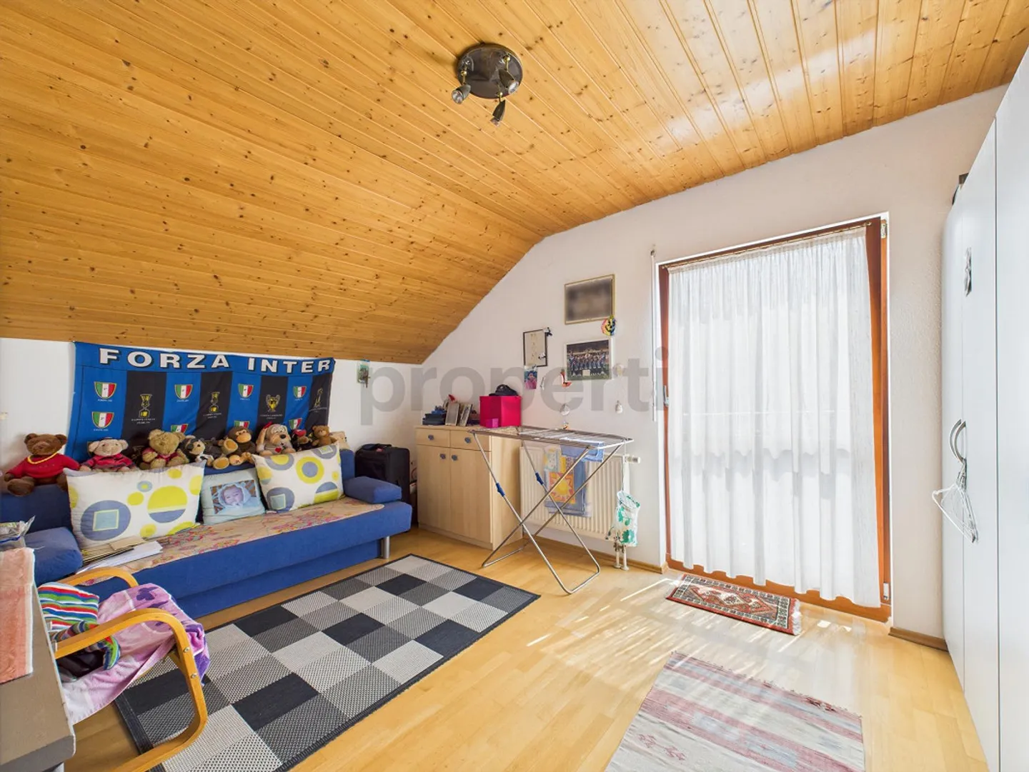 Stunning 4.5-room single-family home with garden in Sigirino - Photo 9 of 12