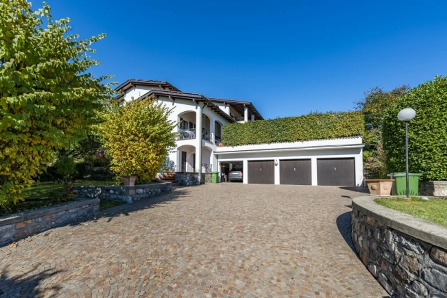 «Villa con 10.5 stanze» - Foto 3 di 15