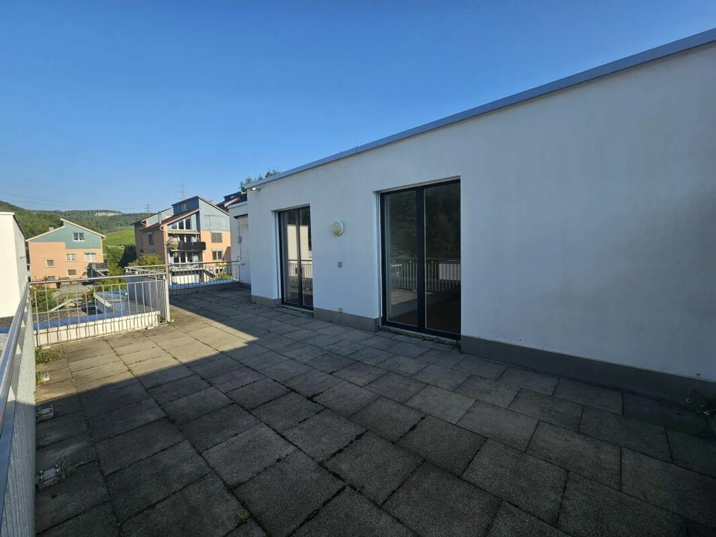 Sonnige Attikawohnung mit Terrasse - Foto 10 von 13