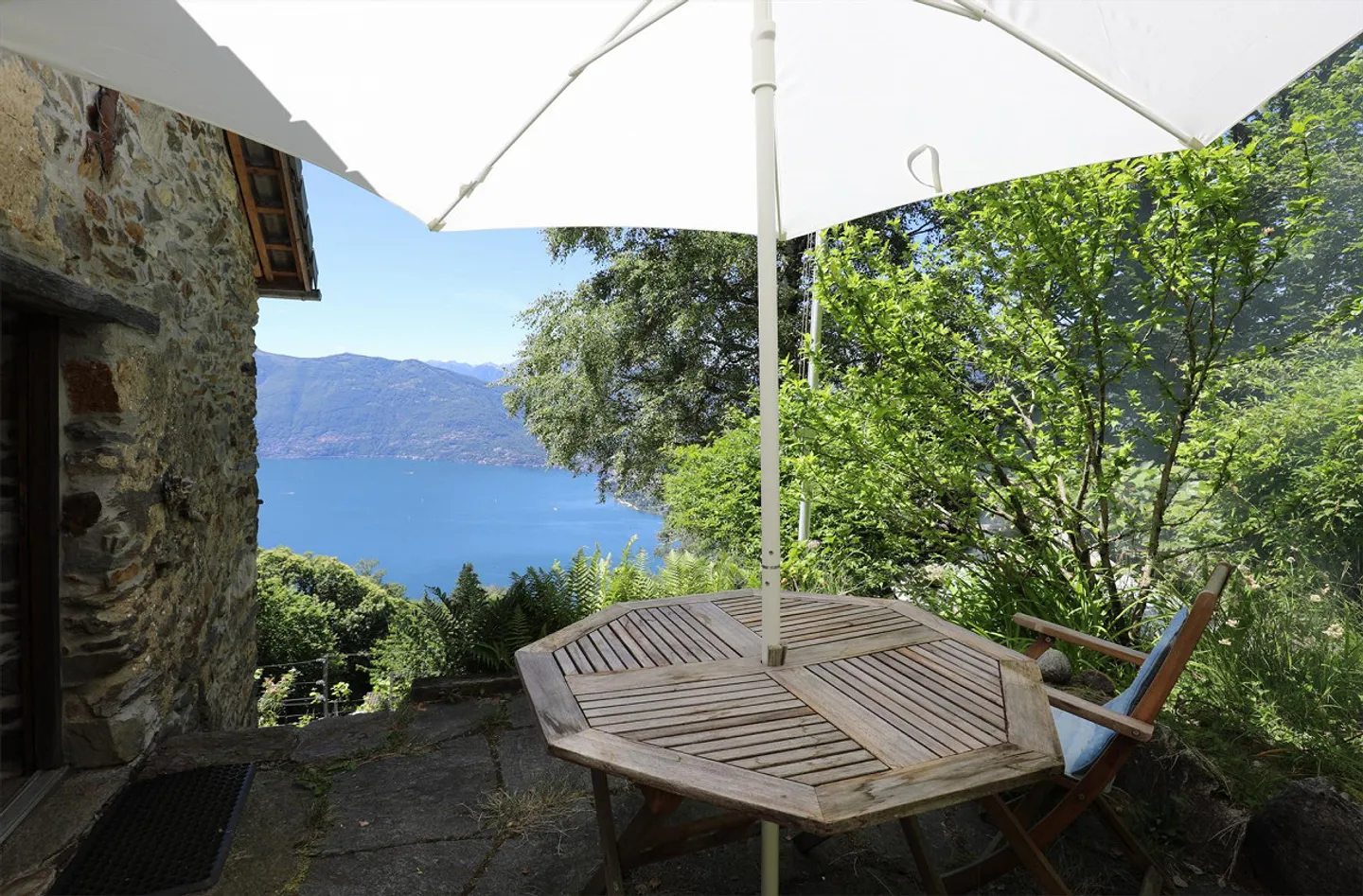 Unique Rustico with beautiful lake view in Vairano Gambarogno - Photo 3 of 22