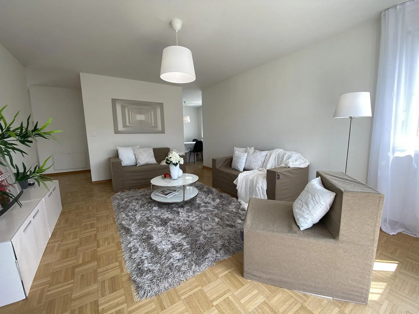 4.5 Room Apartment in Oetwil am See - Photo 2 of 8
