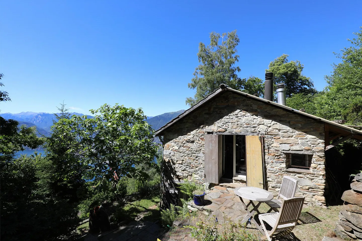 Unique Rustico with beautiful lake view in Vairano Gambarogno - Photo 19 of 22