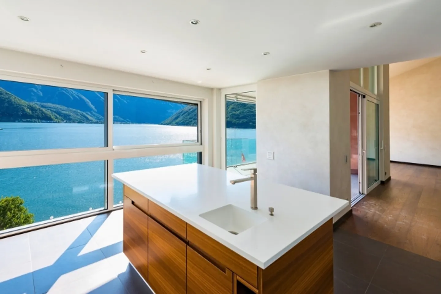 Modern Penthouse with Docking Space - Photo 6 of 20